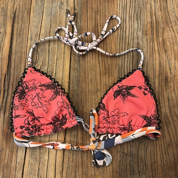 Maaji Women’s Triangle Top - Picture 2 of 2